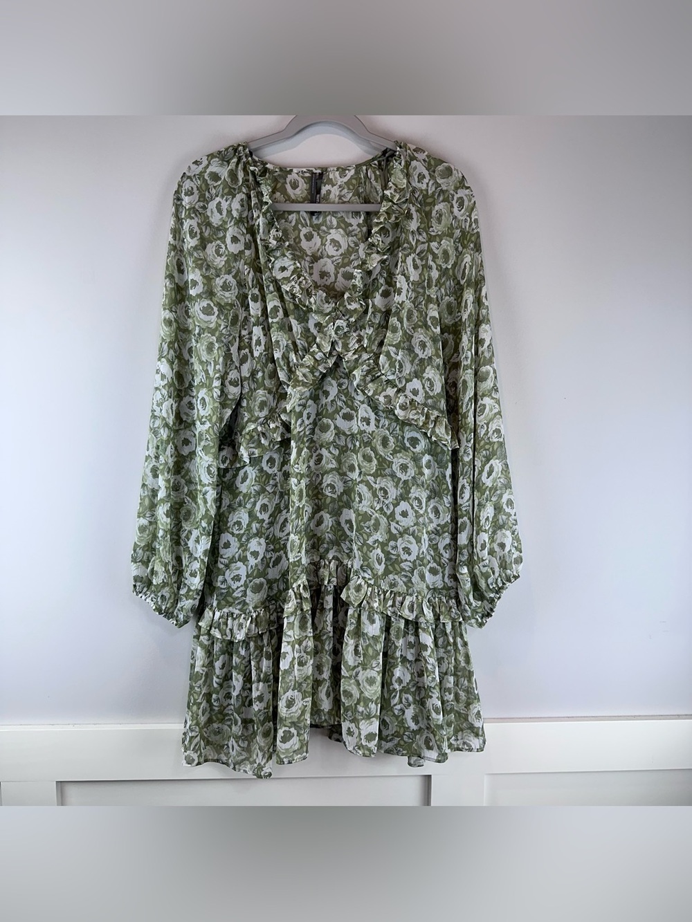 Anthropologie loverlygrey Green Floral Ruffle V-Neck Feminine Fairy Dress Large